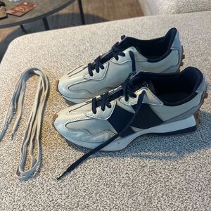 FIGS | New Balance 327